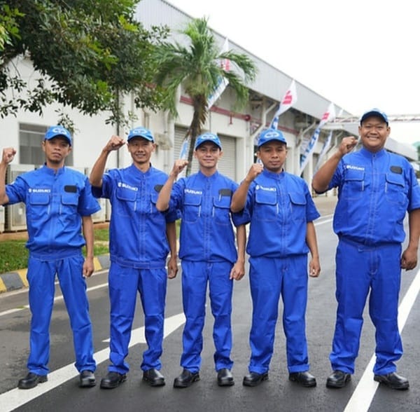 Seragam kerja baru teknisi bengkel resmi Suzuki