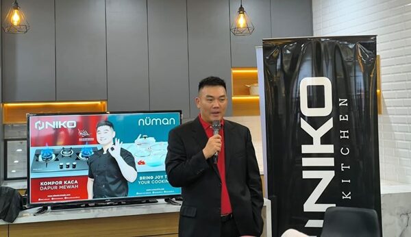 Handoyo Xue, Managing Director Niko Elektronik Indonesia.