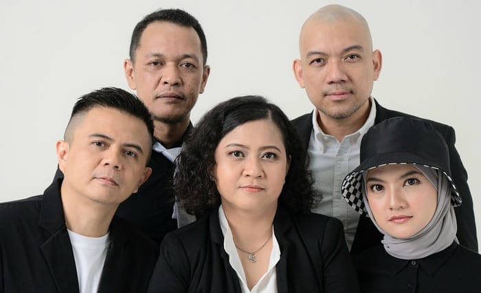 Basejam merilis single bertajuk Aku Berbeda.
