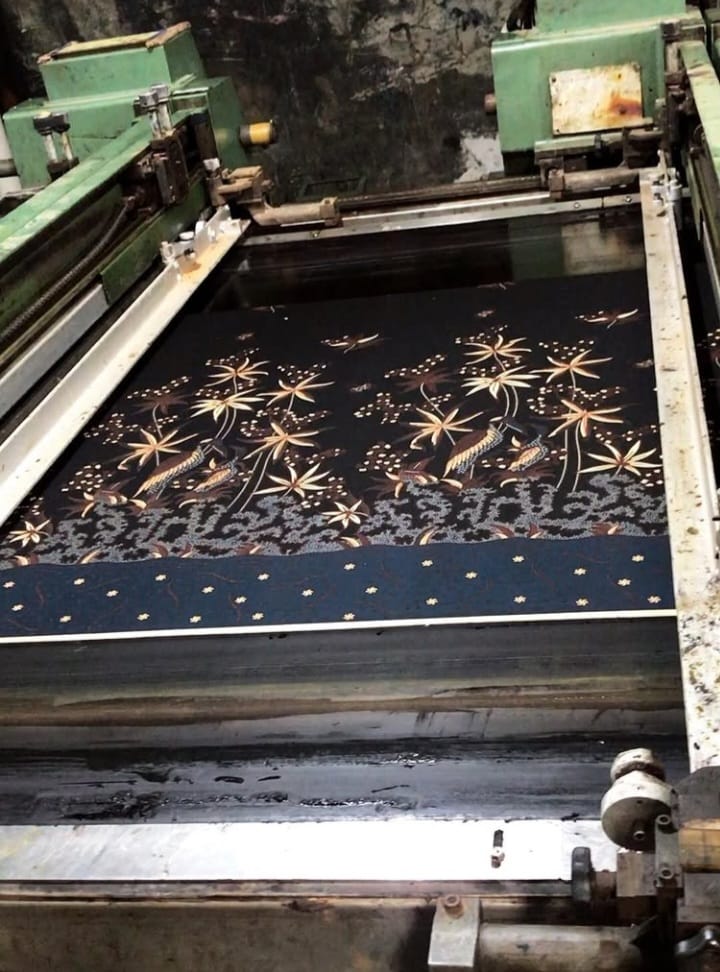 Proses produksi Batik Benang Raja.