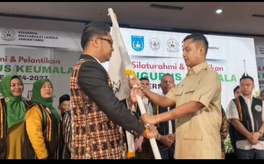 Pelantikan pengurus Keluarga Masyarakat Langsa (KEUMALA) Jabodetabek periode 2024–2027 di Aula Masjid Baiturrahman Komplek DPR/MPR RI, Senayan, Jakarta, Minggu (29/6/2025).
