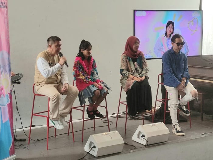 Jumpa pers peluncuran lagu Ceria dari Atiya Purnomo di kawasan Bintaro, Tangerang Selatan, Selasa (1/7/2025).