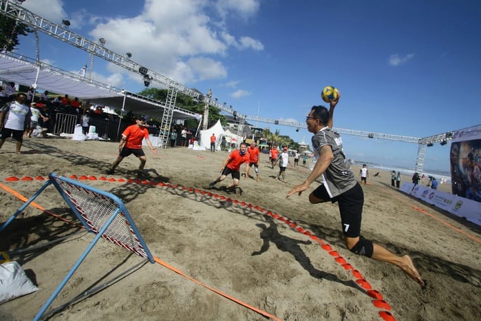 Ajang 3rd World Beach Tchoukball Championships 2025 akan digelar pada 7-10 Agustus 2025 di Pantai Seminyak, Bali.
