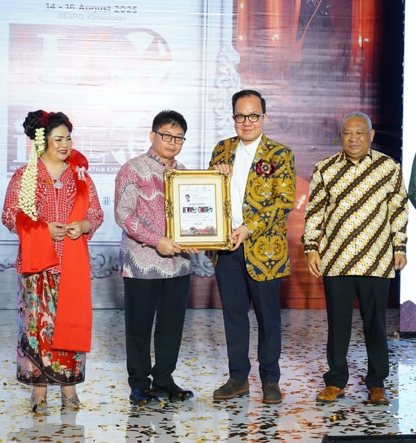 Pembukaan Pameran Indo Leather & Footwear (ILF) Expo 2025 dan Indo Garment Textile (IGT) Expo 2025 di JIExpo Kemayoran,Jakarta, Kamis (14/8/2025).  
