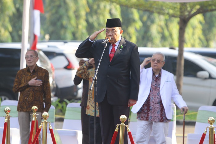 Upacara bendera Hari Ulang Tahun ke-80 Republik Indonesia di acara syukuran Ulang Tahun ke-63 Yayasan Kesehatan Sumber Waras (YKSW) yang menaungi Rumah Sakit Sumber Waras di Jakarta, Minggu (17/8/2025). (Foto - Umar Widodo)

