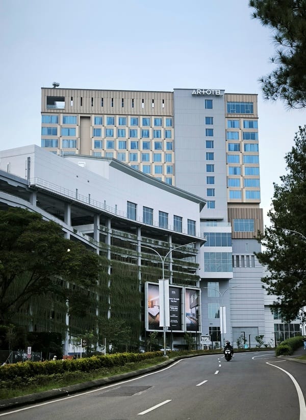 Artotel Living World Kota Wisata – Cibubur, hasil kolaborasi Kawan Lama Group, Sinar Mas Land, dan Artotel Group, Kamis (21/8/2025). (Foto - Umar Widodo)

