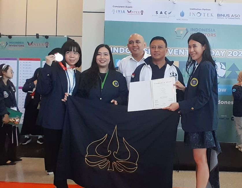 Tim Universitas Trisakti  di ajang Kompetisi IoT 2025. (Foto - Istimewa)
