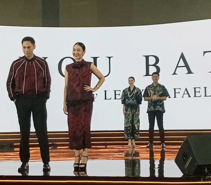 Wou Batik by Leny Rafael saat diperagakan di event Jakarta International Investment, Trade, Tourism, Small and Medium Enterprise Expo (JITEX) 2025, di Jakarta Convention Centre (JCC), Senayan, Jakarta, Kamis (18/9/2025). (Foto - Istimewa)