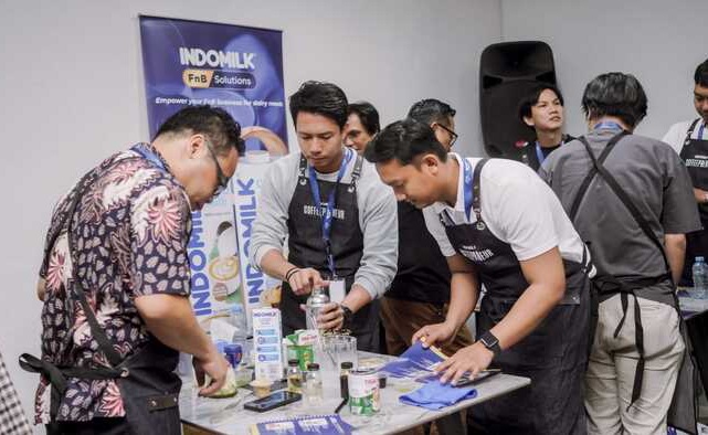 Indomilk FnB Solutions sebagai mitra dairy satu pintu bagi pelaku kafe, bakery, dan UMKM di Indonesia.
