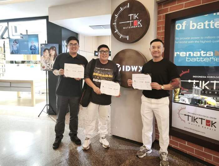 Kolaborasi deGadai bersama IDWX dan TikTok Watch Repairs sediakan layanan gadai jam tangan mewah. (Foto - Istimewa)
