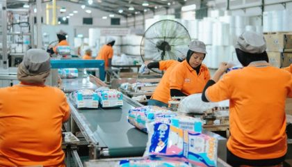 Proses produksi popok bayi Pokky. (Foto - Istimewa)