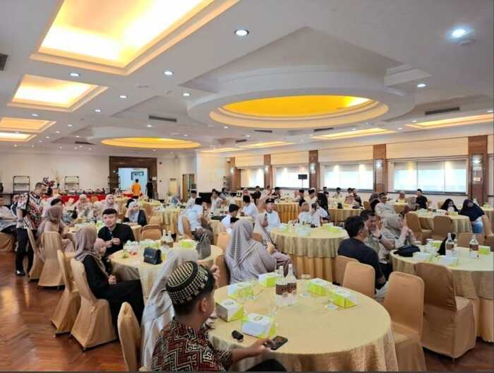 Keluarga besar IKHROM menggelar pertemuan tahunan ke-10 di Mutiara Ballroom Lt. 3 Metro Hotel Semarang, Minggu (22/3/2026). (Foto - IKHROM)