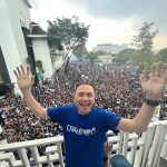 Iwan Bule saat mengikuti konvoi kemenangan Persib Bandung pada Minggu (24/5/2026). (Foto - Istimewa)