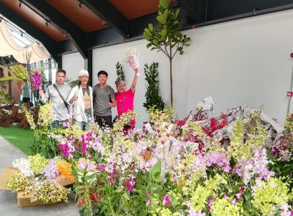 Rudy T. Mintarto bersama tim saat persiapan Malaysia Highest Flower Exhibition di Resort World Awana, Genting Highland, Malaysia, pada 3–10 Juni 2026. (Foto - Istimewa)