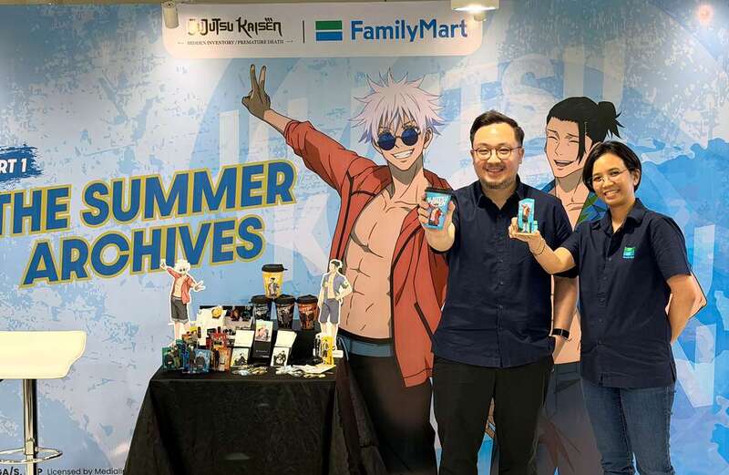 FamilyMart menjalin kerja sama dengan waralaba Anime Jujutsu Kaisen untuk membidik pasar komunitas anime di Indonesia. (Foto - Family Mart)