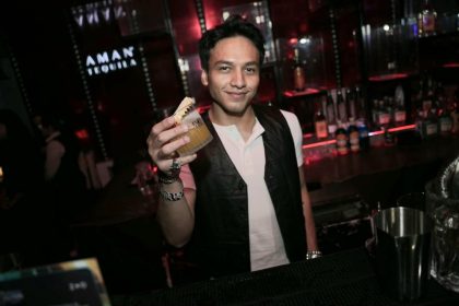 Jefri Nichol, Brand Ambassador ESSE, saat memeriahkan POP 10th Anniversary, di ZOO, SCBD, Jakarta, Jumat (9/10/2026) lalu. (Foto - KT&G Indonesia)